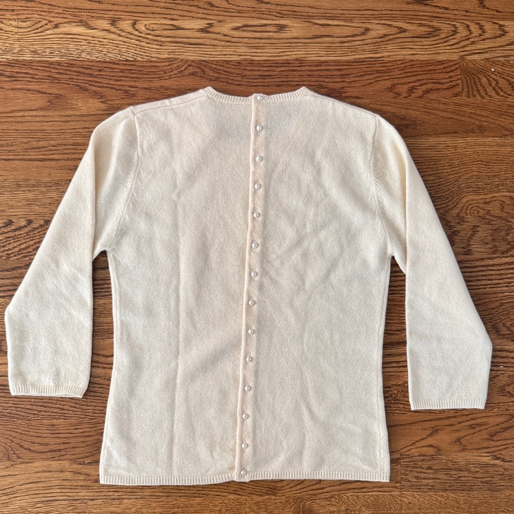 Nicole Miller Ivory Cashmere Sweater Pearl Button Top